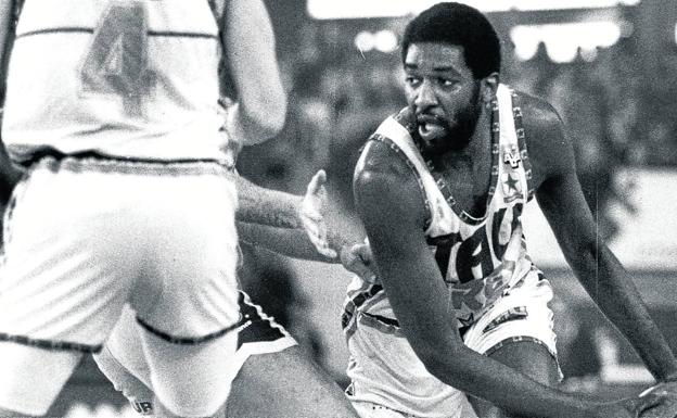 Fallece Chicho Sibilio, el jugador que impulsó al Baskonia