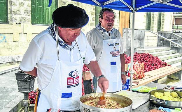 Amurrio se sumerge en la fiesta con el chupinazo la bajada del Iguarrako