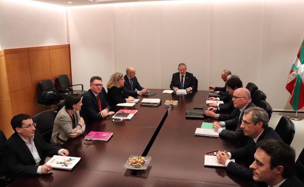 La recaudación de las Haciendas vascas se ralentiza