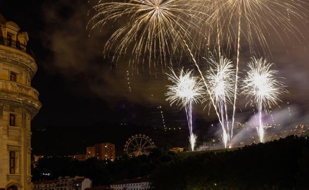 Los mejores escenarios para ver los fuegos artificiales de Aste Nagusia