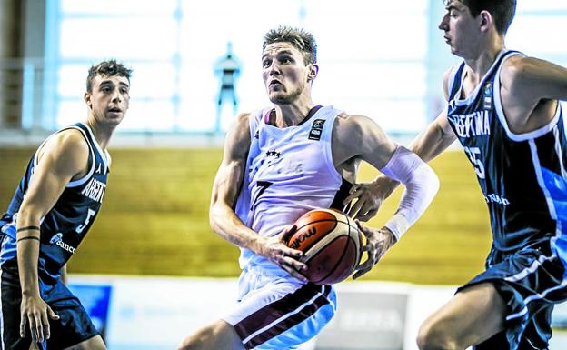 Kurucs se va cedido al VEF Riga