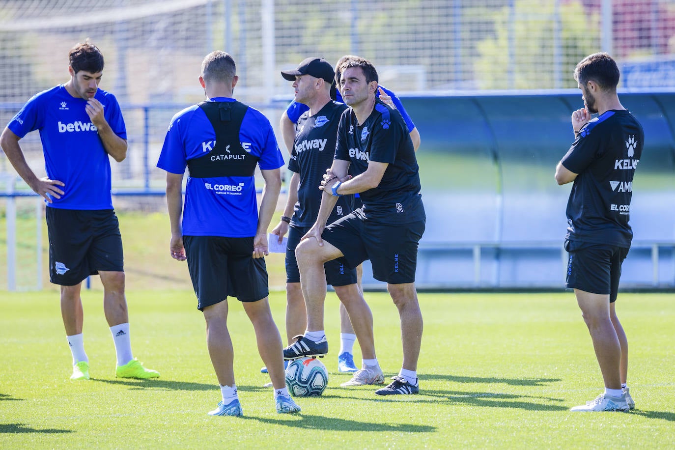 El Alavés prepara en Ibaia, ya sin Maripán, el próximo partido de Liga ante el Espanyol