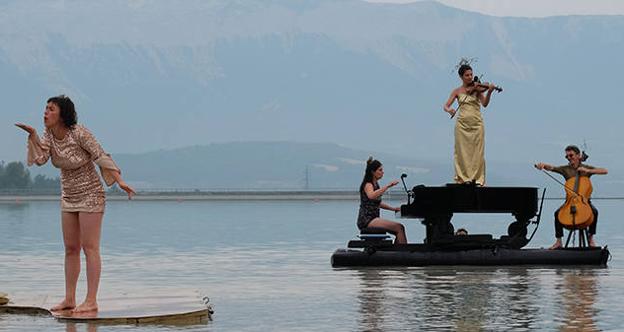 'Le piano du lac' musika eta dantza ikuskizuna, asteburuan Landako Parke Probintzialean