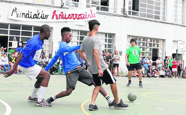 Goles contra el racismo