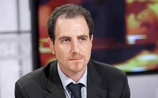 El periodista Enric Hernández durante su etapa en 'Los Desayunos' de RTVE./