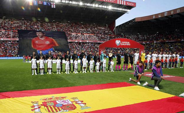 El homenaje a Quini se recordará por el récord de Ramos