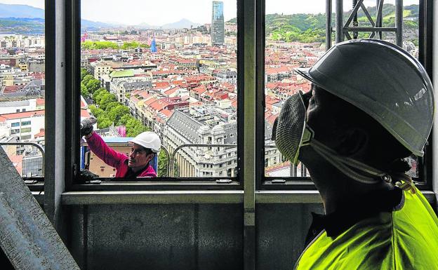 Las grandes empresas vascas suben a la Torre