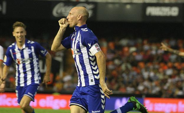 El Alavés rendirá homenaje a Toquero ante el Sevilla