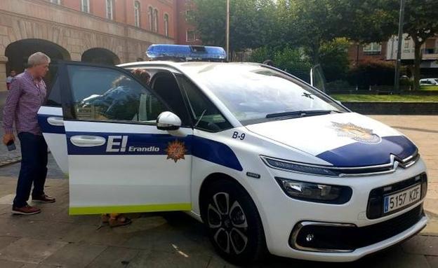 La Policía Local de Erandio incorpora cinco nuevos agentes y dos vehículos