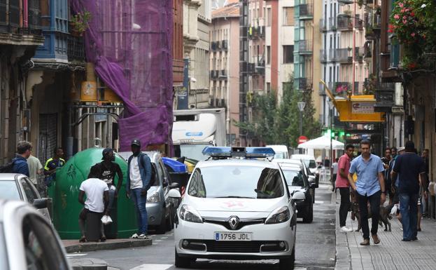 Dos ertzainas heridos leves y dos detenidos en un nuevo enfrentamiento en San Francisco