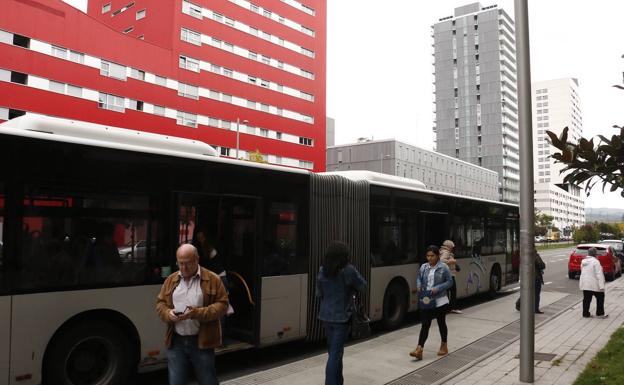 Una nueva línea de autobús unirá Zabalgana y Salburua por el Norte