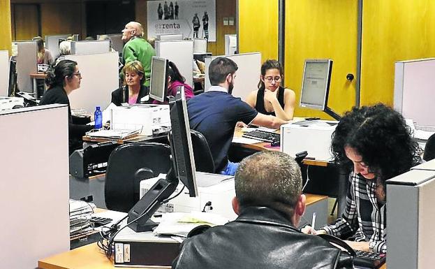 Álava recupera su plan para rebajar el IRPF e incrementar las deducciones