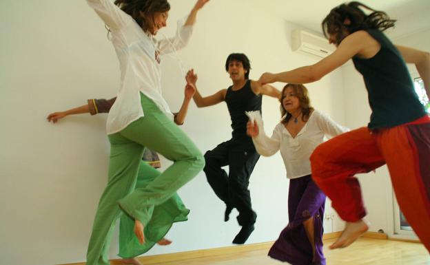 Vitoria enseñará los beneficios de la biodanza con clases gratis la próxima semana