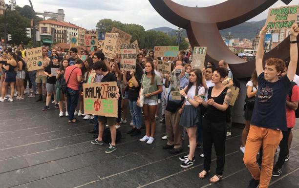 La juventud vizcaína también se alza contra el cambio climático