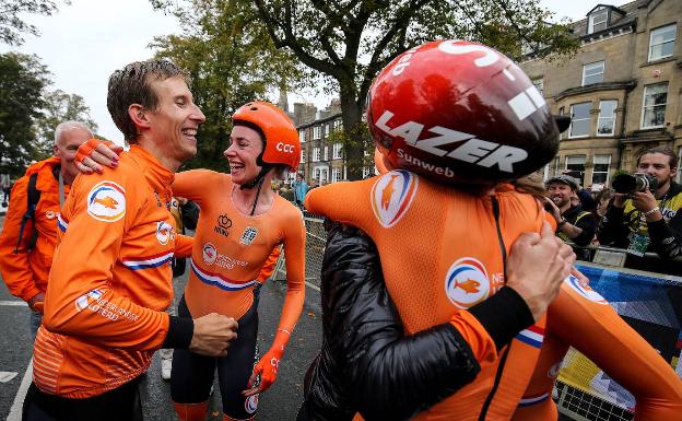 Holanda se queda con la primera contrarreloj mixta del Mundial