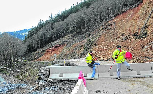 Adif asumirá las obras pendientes desde hace una década por los desprendimientos del TAV
