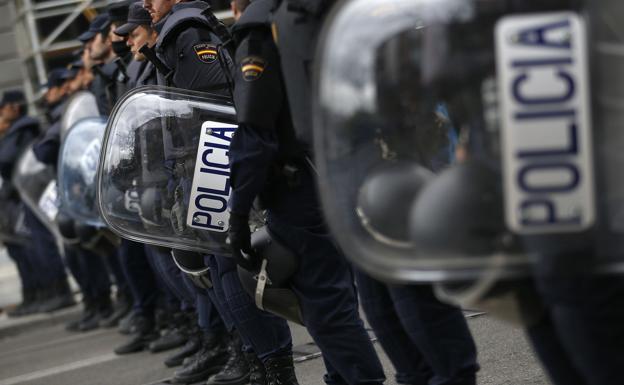 Marlaska envía a 200 antidisturbios de la Policía Nacional para el aniversario del 1-O