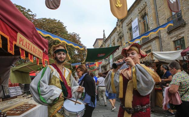 Vitoria recupera la batalla de los Ayala y Calleja en el Mercado Medieval