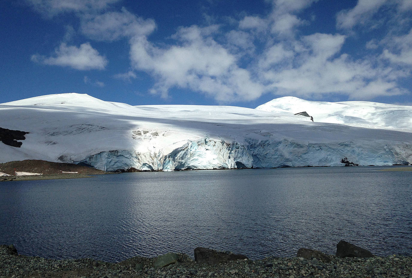 Boluntarioen bila, Antartikan mikroplastikoak batzen laguntzeko