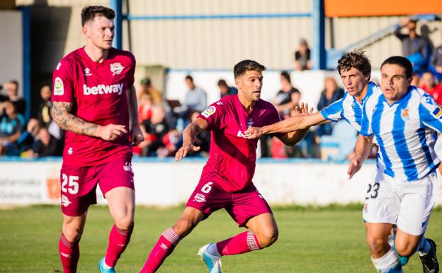 Garitano revoluciona el once en Anoeta