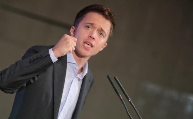 Errejón advierte a Sánchez de que no le dará un cheque en blanco para gobernar