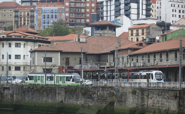 El tranvía estudiará habilitar una parada en Miraflores