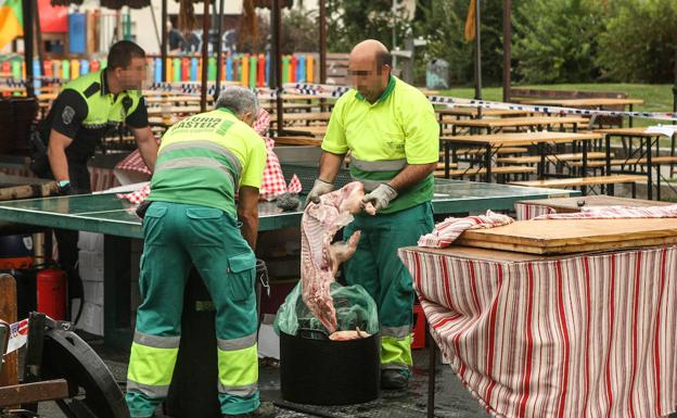 La Policía Local retira 880 kilos de comida mal conservada en un puesto del Mercado Medieval