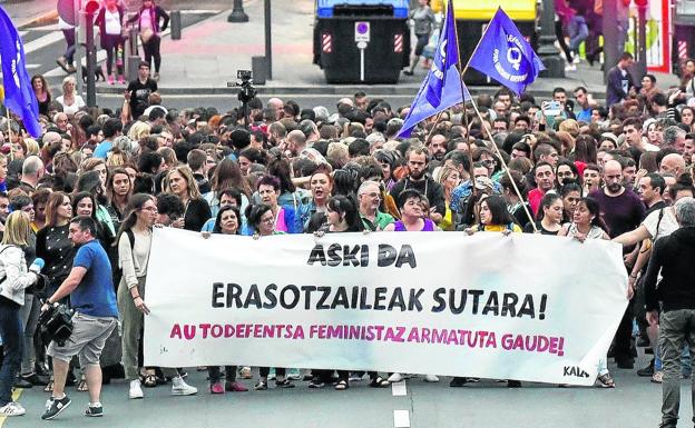 Intenta suicidarse la joven violada durante tres días en un piso de Bilbao