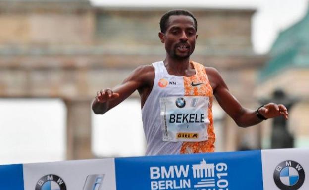 Bekele gana la maratón de Berlín y se queda a solo dos segundos del récord mundial