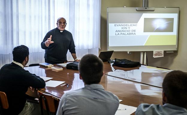 El seminario de Vitoria despierta