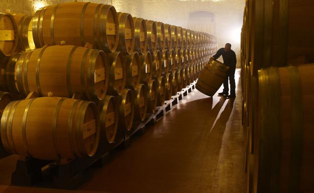 Los nuevos aranceles de Trump amenazan los vinos de Rioja Alavesa
