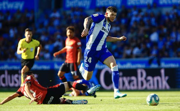 Burke por Aleix Vidal, gran novedad del Alavés en Mestalla