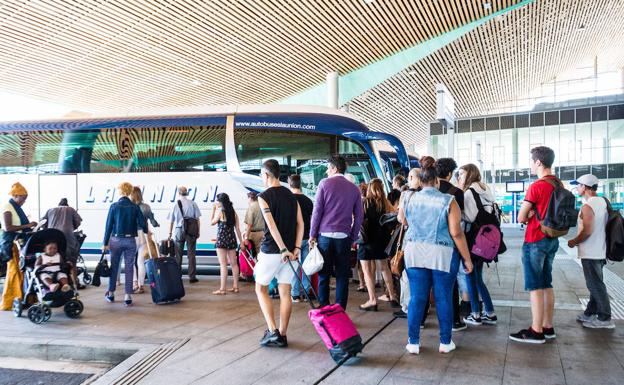 La estación de autobuses de Vitoria tendrá una oficina de alquiler de coches