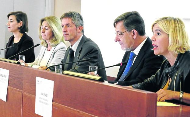 Magistrados y fiscales reconocen que la Justicia sigue discriminando a la mujer