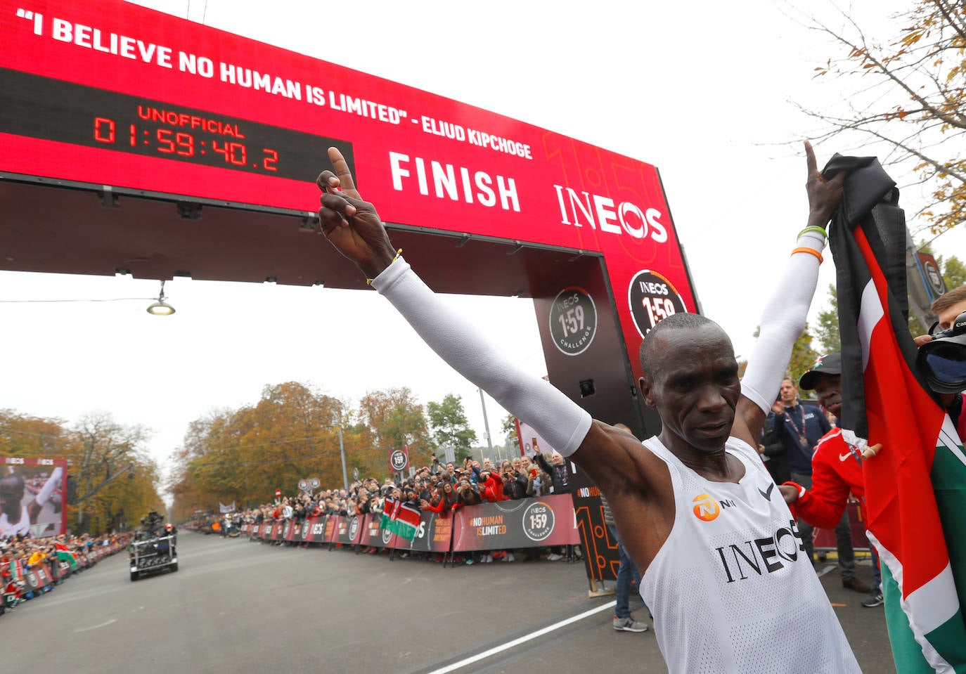 Eliud Kipchoge, primer hombre en bajar de las dos horas en un maratón