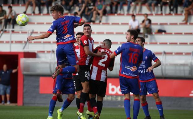 El Bilbao Athletic no doblega al Amorebieta en un partido loco