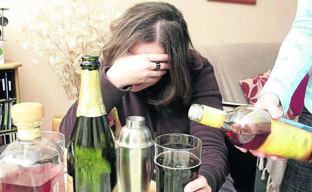 El alcoholismo se dispara entre las mujeres