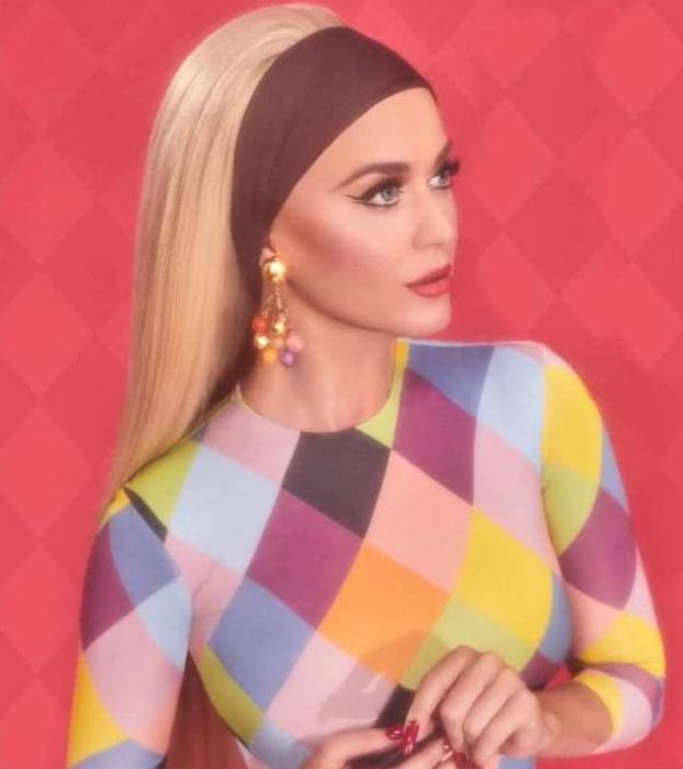 El último vestido de Katy Perry es español y puede ser tuyo por 380 euros