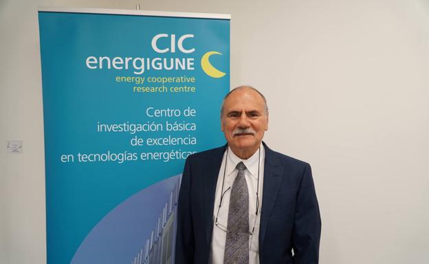 Eligen a un científico de Miñano como el mejor investigador de la energía de España