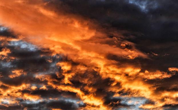 ¿Por qué ha amanecido Vitoria en rojo?