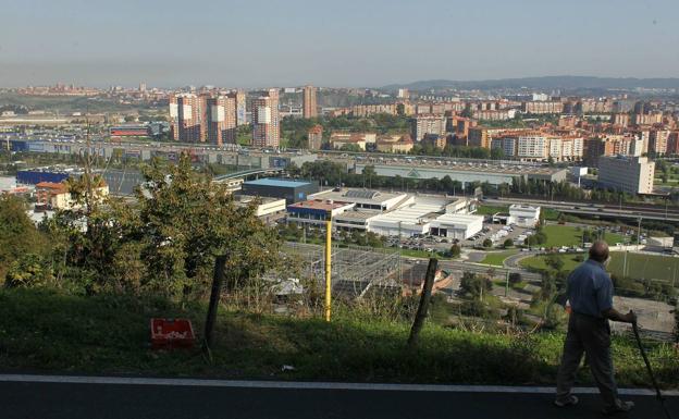 La Policía de Barakaldo detiene a un hombre en Bilbao tras una persecución en coche de 40 minutos