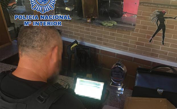 Detienen a dos mujeres en Bilbao por explotar chicas en un piso de alterne del Ensanche