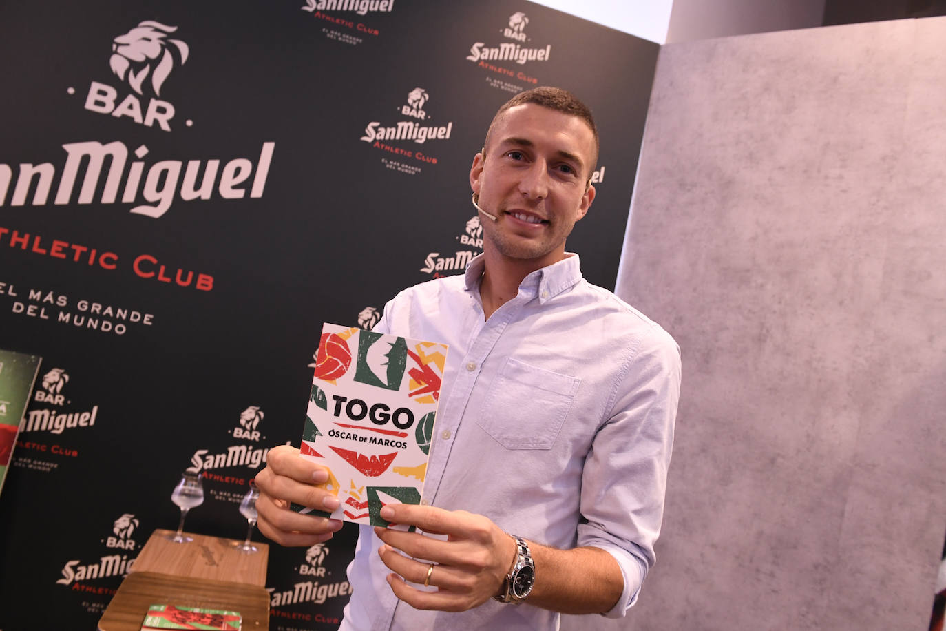 «Me colocan contra la pared, me cachean y me increpan en un idioma que no entiendo»