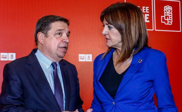 El ministro Planas anima a los vinos de Rioja Alavesa a «abrir nuevos mercados»