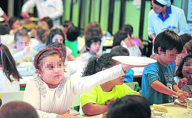 El Parlamento vasco fuerza a endurecer el control sobre los comedores escolares