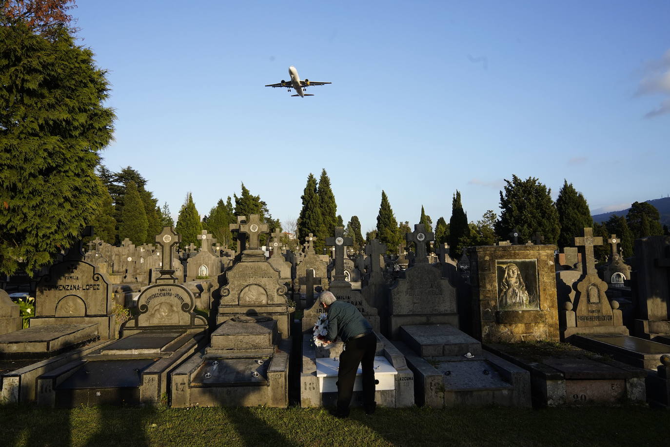 Música de Mozart y Verdi para recordar a los difuntos en el cementerio de Bilbao