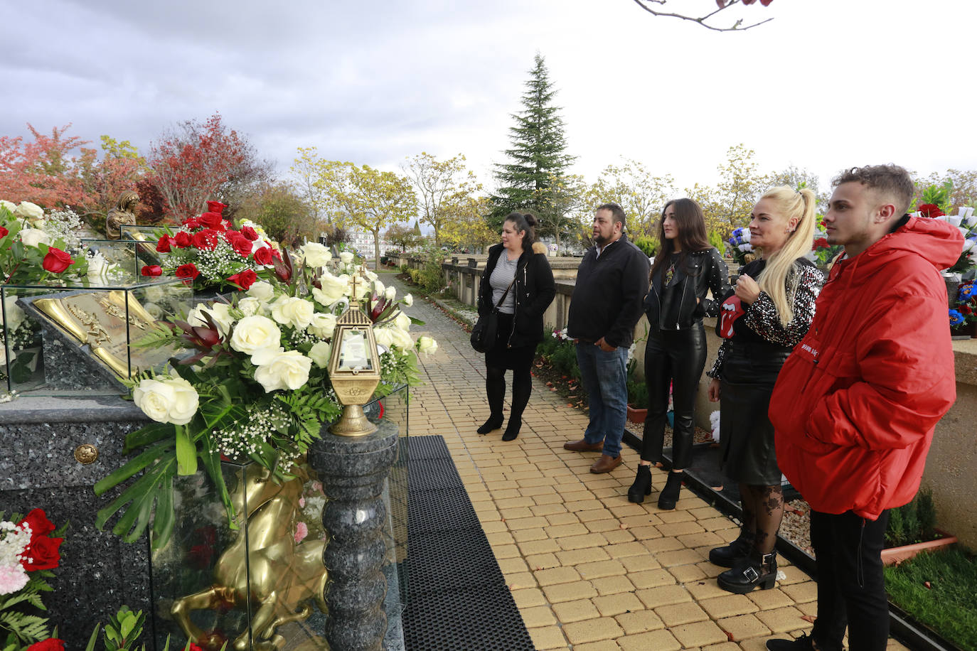 Álava recuerda a sus seres queridos