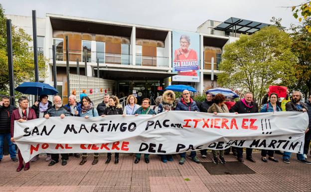 Personal sanitario, vecinos y pensionistas reclaman la reapertura del PAC de San Martín
