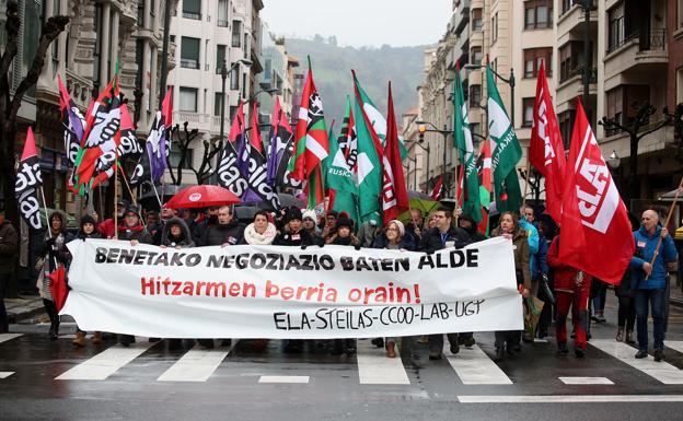 Arranca la huelga de un mes que dejará sin colegio a 107.000 alumnos