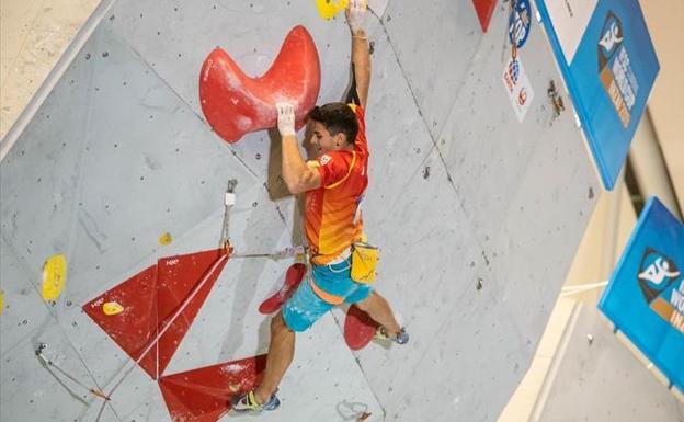 Alberto Ginés, la baza adolescente para convertirse en el primero olímpico español de escalada